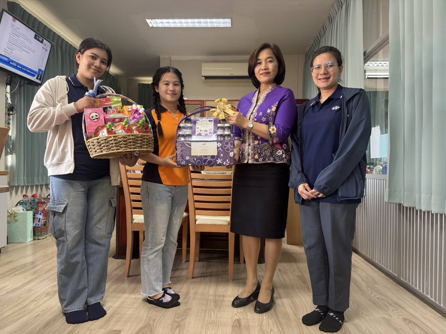 Star Sun foods Presents New Year Gift Baskets for the Year 2025
